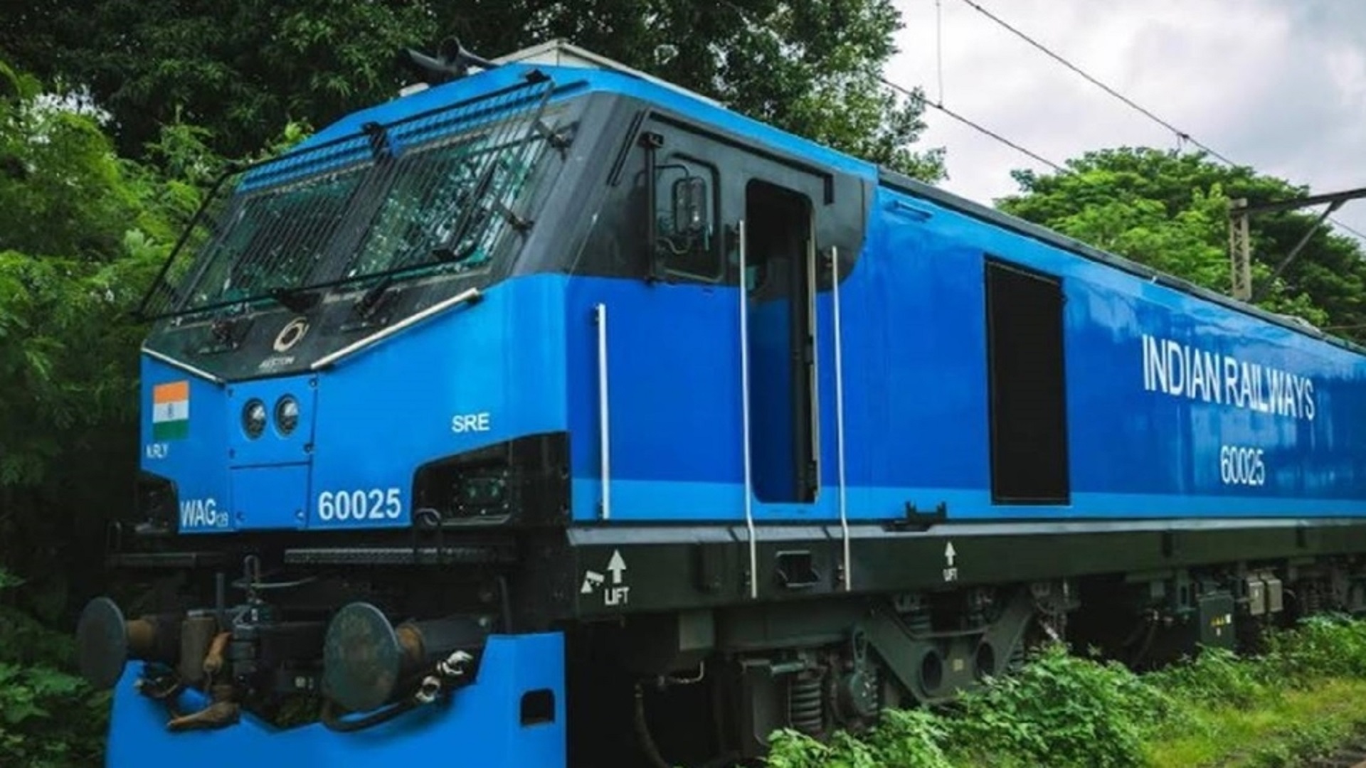 Alstom delivers 100th locomotive to the Indian Railways