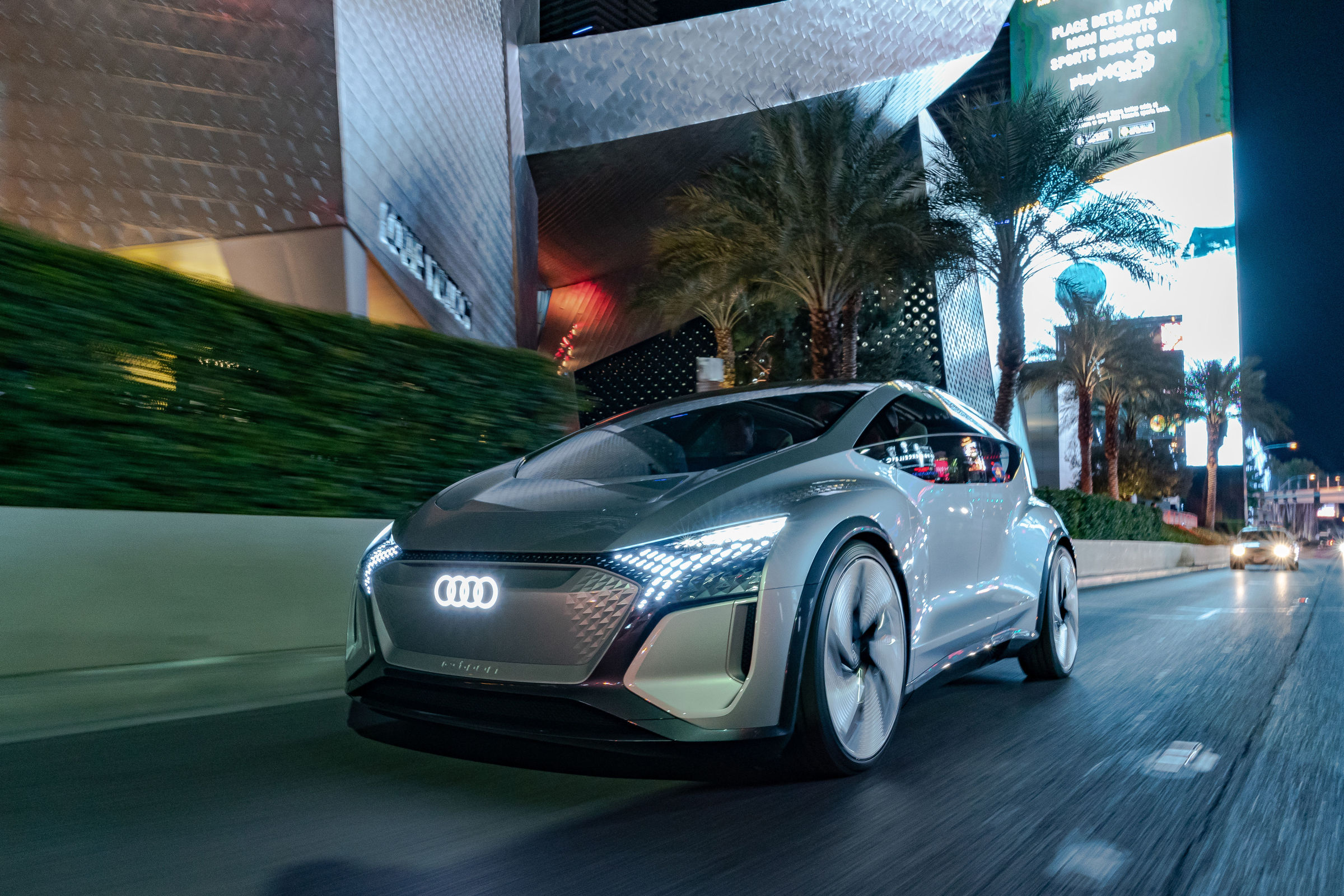 Audi displays autonomous smart car – AI:ME at CES 2020