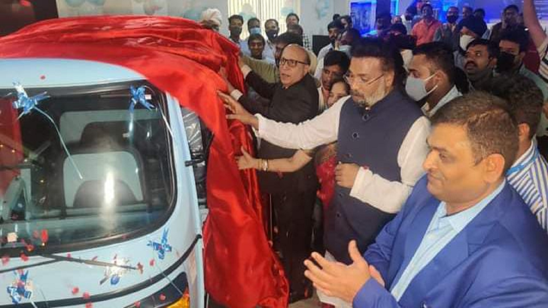 Piaggio Vehicles inaugurates new electric three-wheeler experience centre in Bangalore