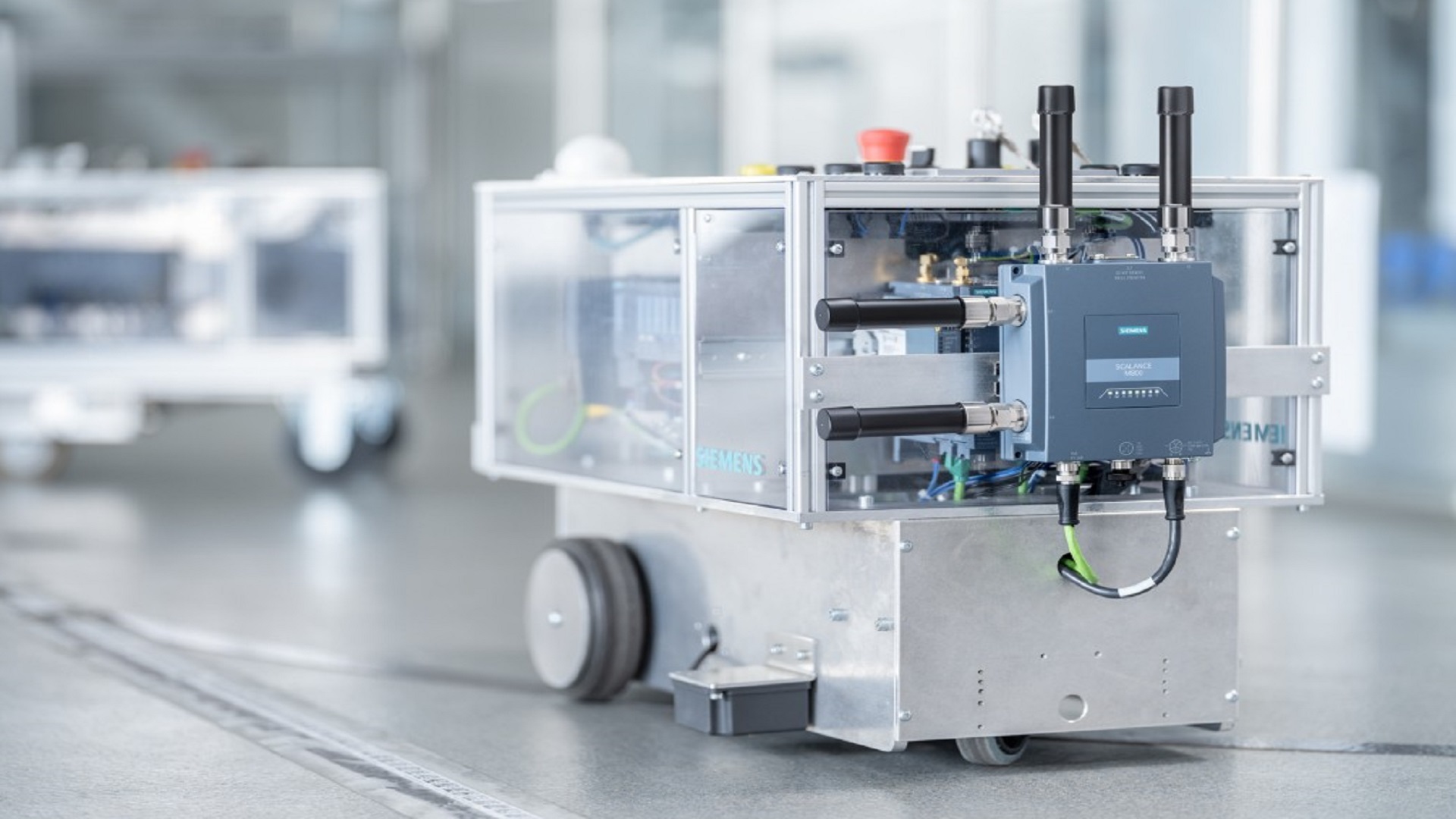 Siemens makes available first industrial 5G router