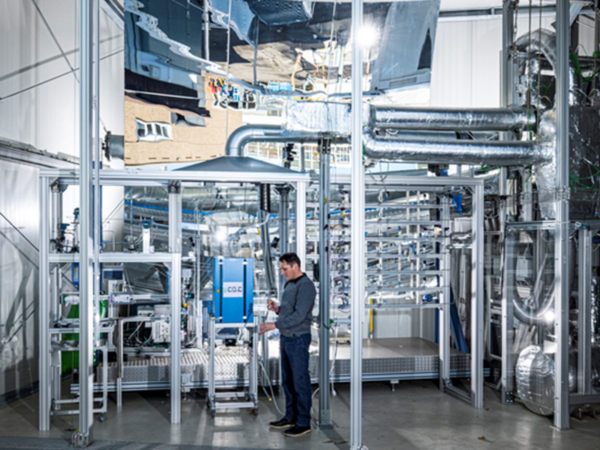 The new NECOC facility at KIT produces the high-tech resource carbon out of the climate-harming CO2 in the ambient air. (Photo: Markus Breig) (IMAGE) Karlsruher Institut für Technologie (KIT)