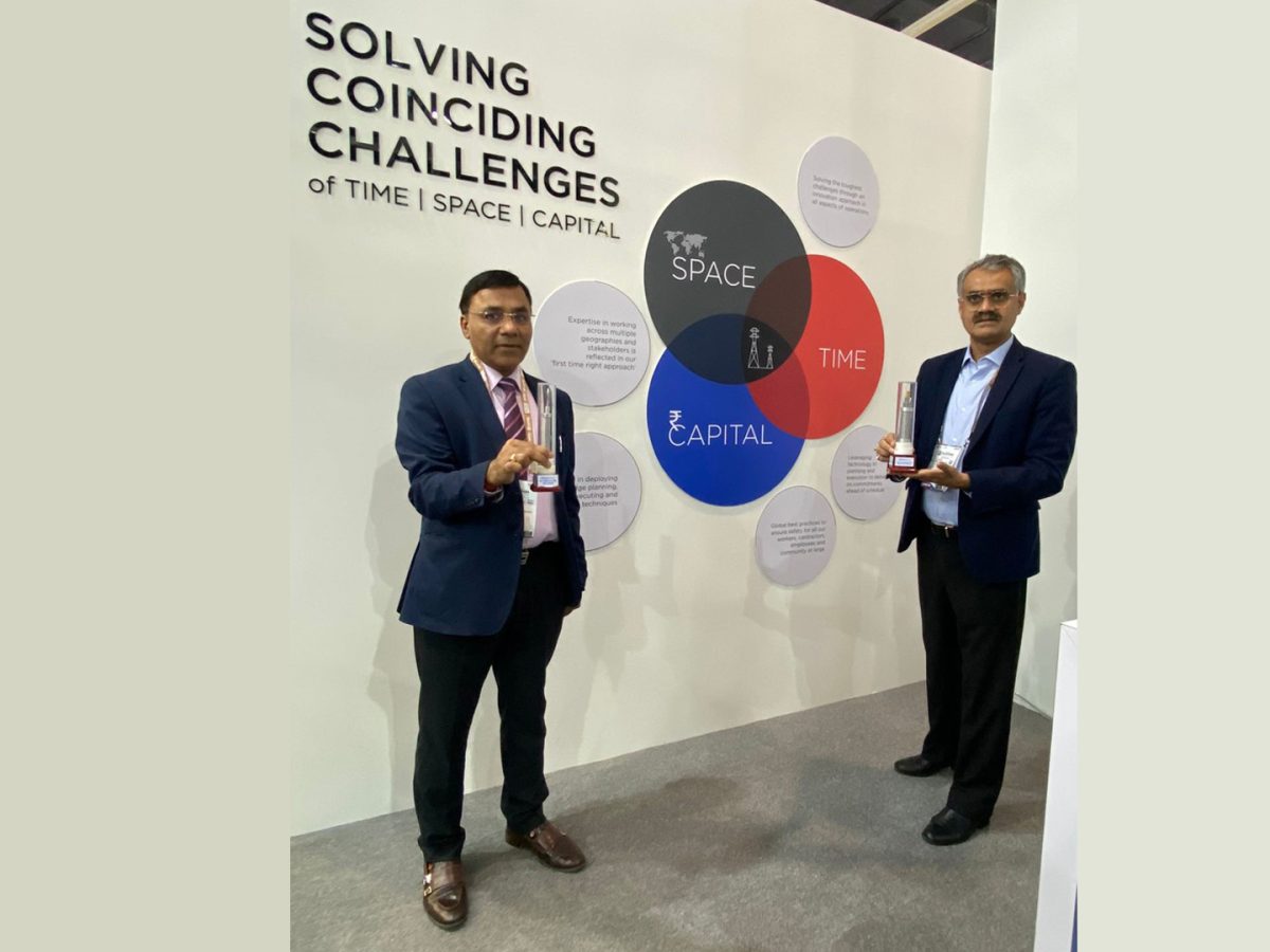 (L-R) Manish Agarwal, Director & CEO, India Transmission, Sterlite Power and Arun Sharma, Chief of Projects, Infra and Solutions, Sterlite Power at the launch of “96 Fiber Optical Ground Wire (OPGW)” and “ACCC ULS Brahmaputra High Performance Conductor (HPC)” at ELECRAMA 2023