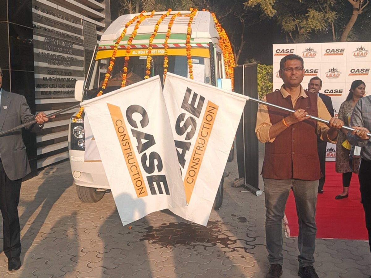 Sunil Puri, Managing Director and Puneet Vidyarthi, Head of Marketing, CASE Construction Equipement flagging off LEAD project