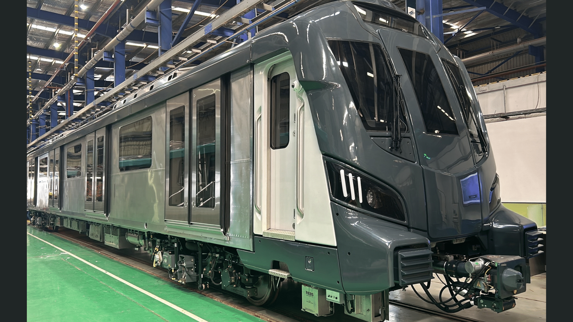 Alstom delivers first 'Made in India' metropolis train for Pune Metro ...